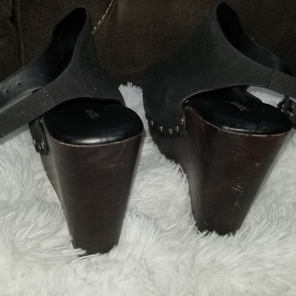 Shoes - Picture 3 of 3